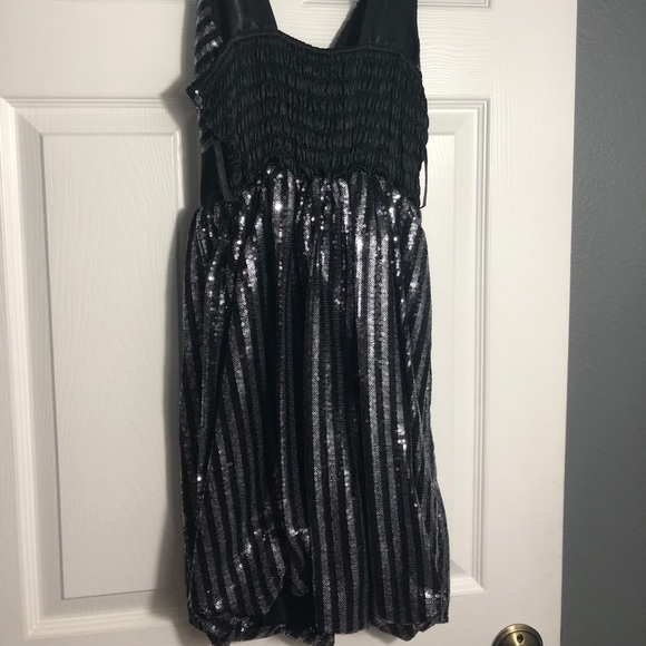 Arden B silver & black sequin dress with belt - Picture 4 of 8